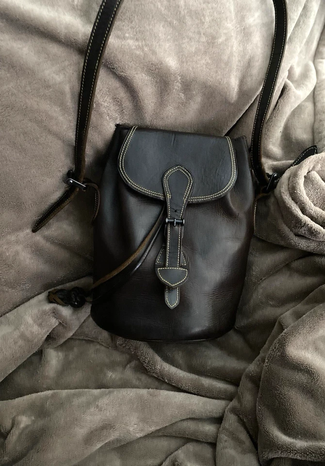 VINTAGE DARK BROWN LEATHER LADIES BUCKET & DRAWSTRING BAG - 1960's - 1970’s - Image 3 of 4