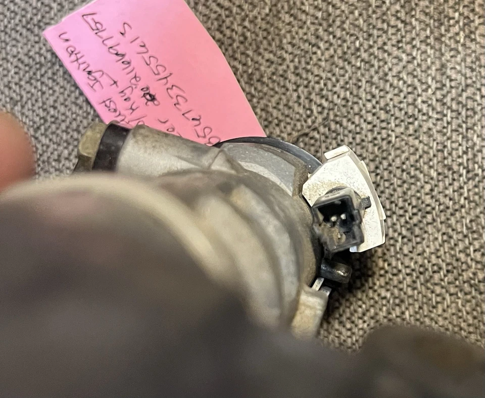 05-15 Conjunto de cilindro de bloqueo de interruptor de encendido Nissan Armada + inmovilizador de llave OEM Foto 3 de 4