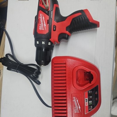 M12 12V Lithium-Ion Cordless 3/8 in. Drill/Driver 2407-20 (TOOL ONLY) with charg