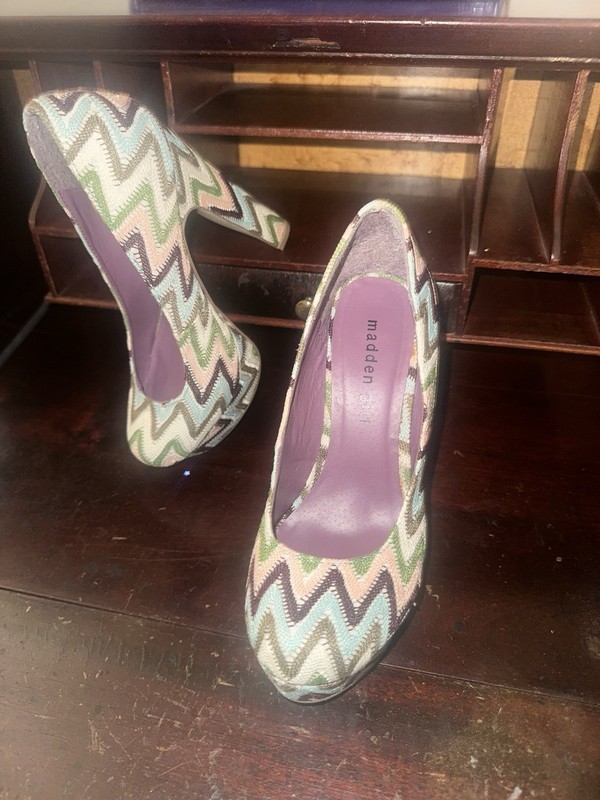 Madden Girl zig zag platform heels size 6.5