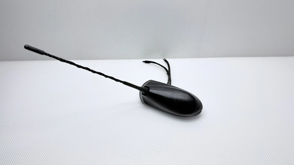 Chevrolet Trailblazer 2021-2025 techo trasero aleta de tiburón módulo antena 42747534 OEM Foto 2 de 4