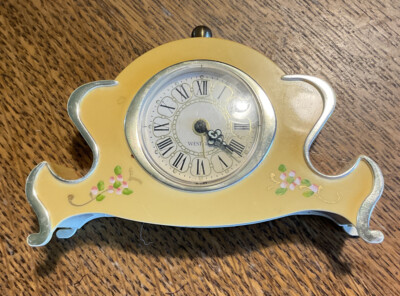 1950s Westclox 12120 Desk/Mantle Clock Cream Finish Hand Wind