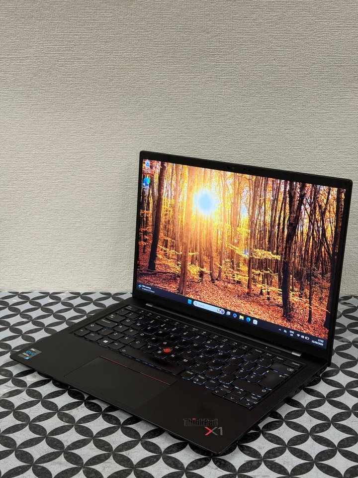 Lenovo ThinkPad X1 Carbon G9 · i7-1185G7 · 16GB · 256GB, photo 1 of 5