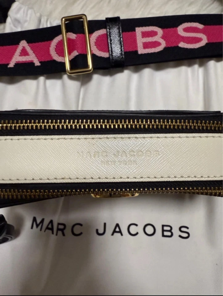 Marc Jacobs The Snapshot, foto 4 di 4