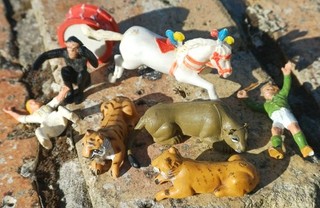 Britains Wild Animals Circus Set Parts Lot Tigers Chimpanzee Drum People Etc