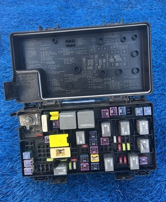 2014 Dodge Grand Caravan Fuse Relay Box Relay TIPM Junction Block 68217405AB OEM