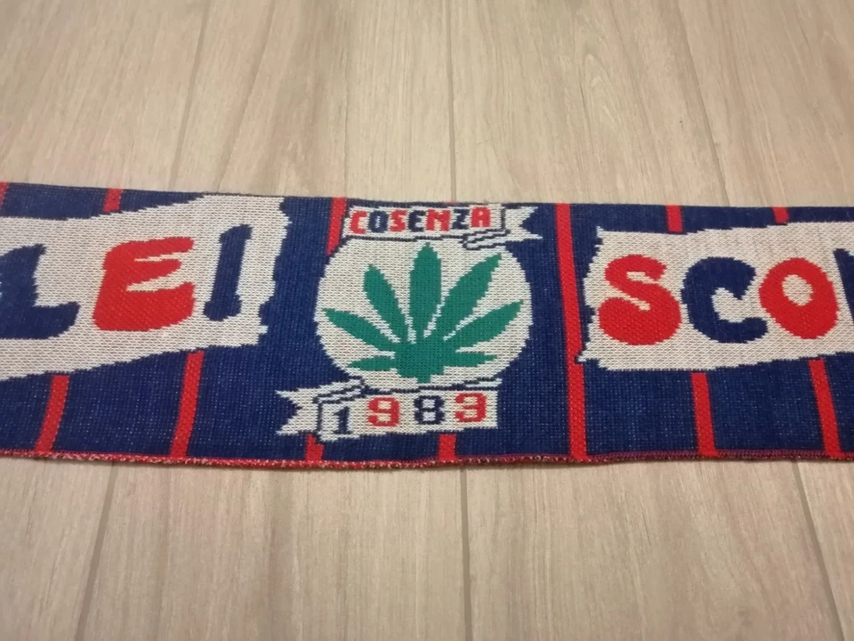 Sciarpa Ultras Cosenza Nuclei Sconvolti - Immagine 3 di 4