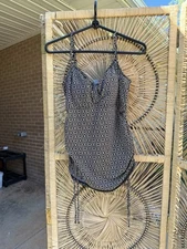 A Pea In The Pod Tankini Maternity Swim WOMENS S Geometric UPF Halter Ruched 