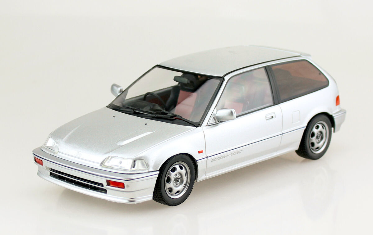 Honda Civic ef3 si 1987 silber 1:18 Triple 9 von IXO Honda Civic ef3 si 1987 silber 1:18 Triple 9 von IXO