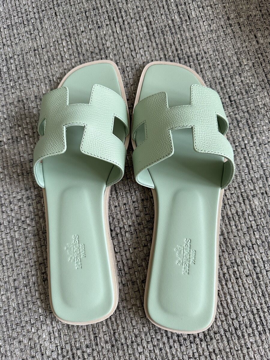 Size 38.5EU NEW Hermes Vert Jade Epsom Calfskin Oran Sandals Size 38.5EU NEW Hermes Vert Jade Epsom Calfskin Oran Sandals