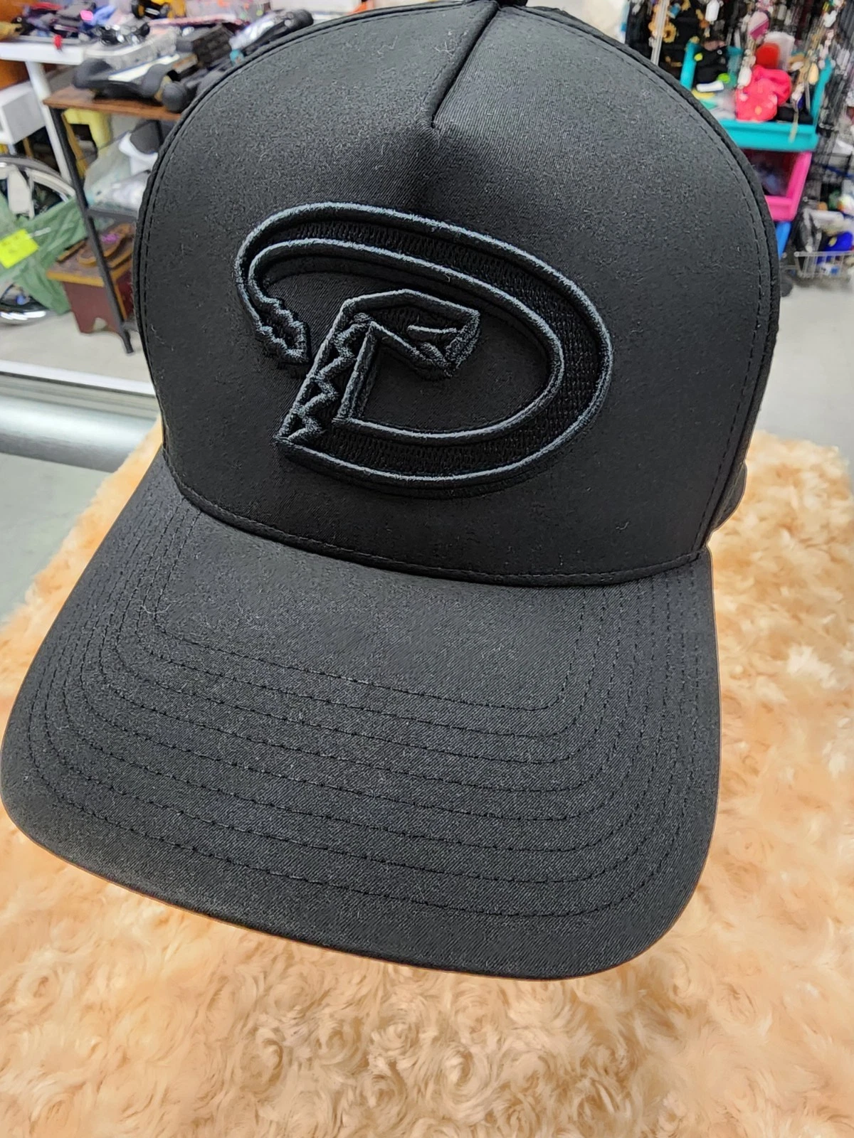 Mitchell & Ness Arizona Diamondbacks Black Adjustable Mesh Back Baseball Cap OS
Opens in a new windo
