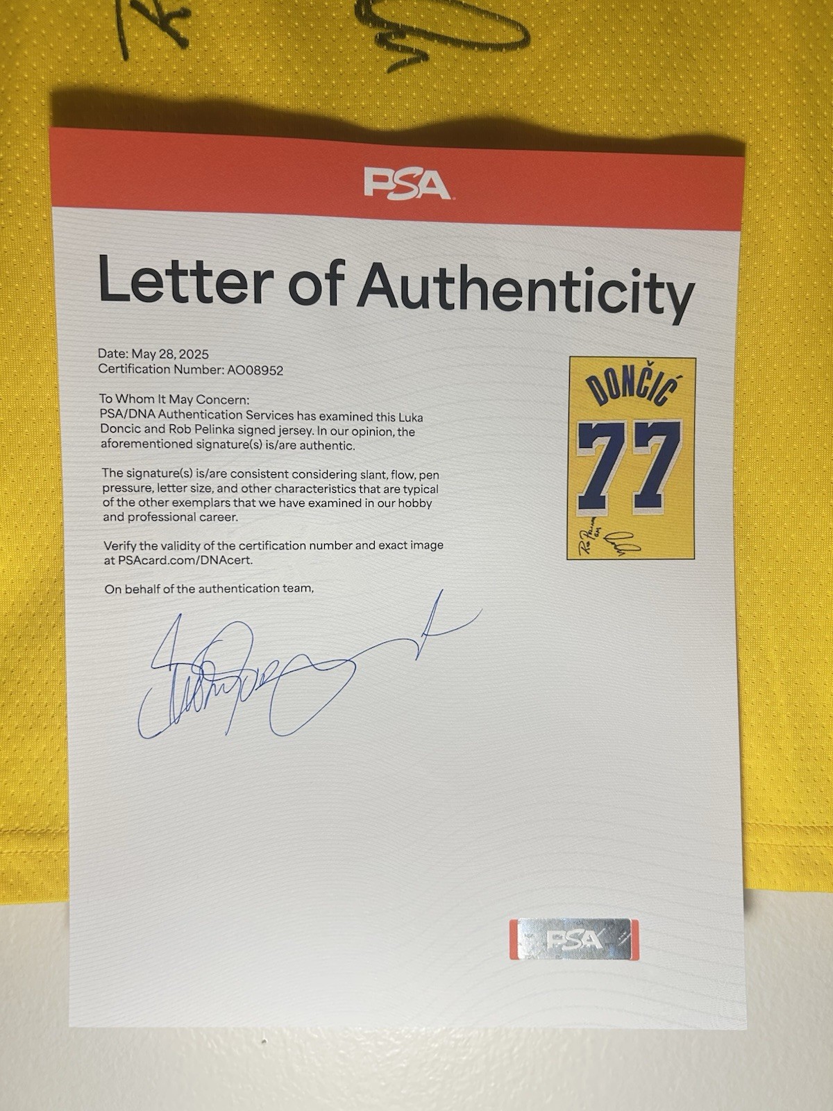 Luka Doncic & Rob Pelinka Signed Nike Los Angeles Lakers Jersey Auto PSA/DNA LOA view 4