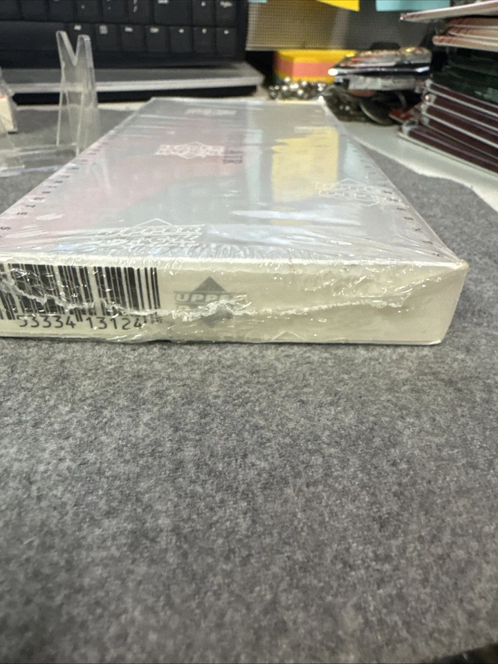 1994 Michael Jordan Rare Air Upper Deck Tribute 90Card Set. Menendez Bros,Sealed - Image 3 of 4