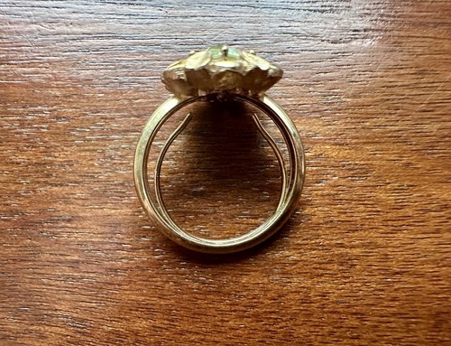 Anillo Flor Diamantes de Imitación Verde Tono Dorado Diseñador Vintage Avon Talla 6.75 - Imagen 4 de 7