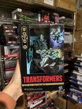 Hasbro Transformers Deluxe Class 13th Micronus Prime Action Figure