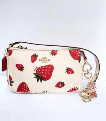 いちごがキュート♪【COACH】ノリータ 19 ショルダーバッグ NWT Coach Nolita 19 Small Crossbody Bag with Strawberry