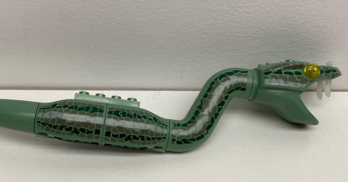 LEGO Harry Potter Basilisk Snake Animal Glow in the Dark Teeth