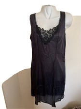 New Women  s Black Lace Trimmed Soft Nylon Slip Size Large
