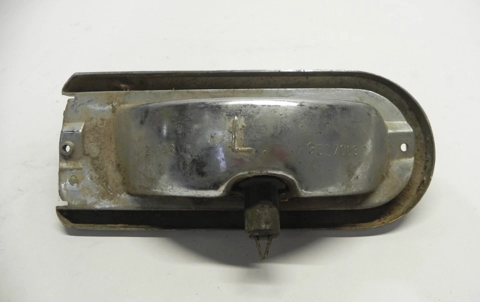 Carcasa de luz trasera izquierda americana AMC RAMBLER 1965 DE COLECCIÓN #3517003 USADA Foto 4 de 4