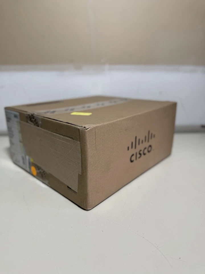 Cisco C1000-8FP-2G-L - 8 Ports Fully Managed Ethernet Switch - Image 4 of 4