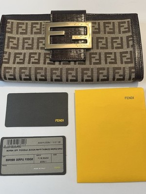 Authentic Fendi Zucca Wallet   Vintage Luxury Piece   new 