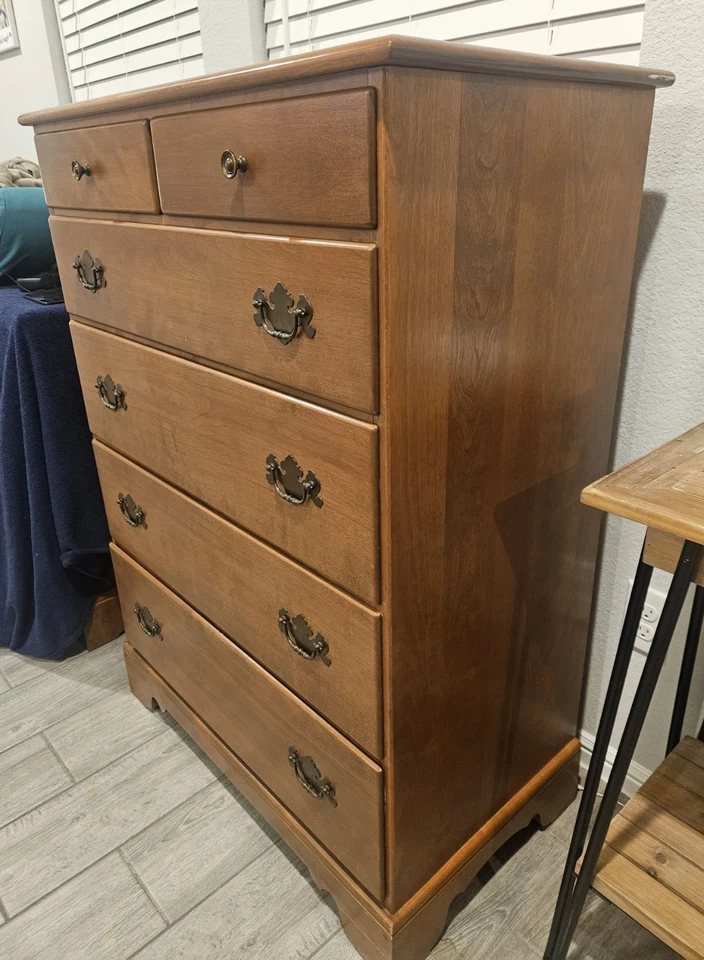 Cajonera ETHAN ALLEN Reliquia Nuez moscada Arce Colonial Temprano Americana 31"... Foto 2 de 4