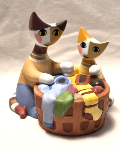NEW Goebel Piccoli aiutanti Cat on Basket Rosina Wachtmeister 11.5 x 10.5 cm
