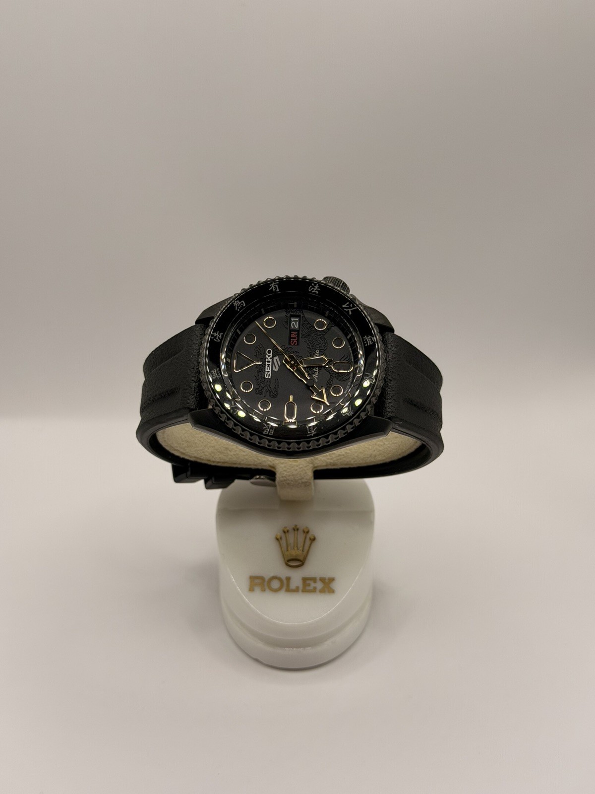 Limited Complete 5 Lee Series Edition SKX Seiko MINT SRPK39 Bruce Sports Boxed - vintagewatches.pk