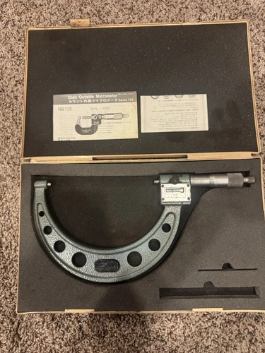 MITUTOYO 193-216 OUTSIDE MICROMETER 5"-6" DIGITAL READOUT WITH CASE