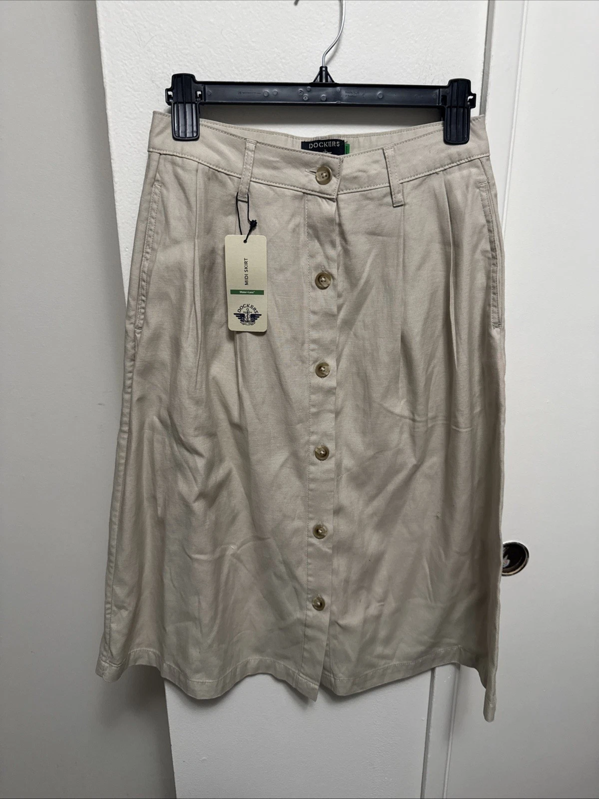 DockERS Women's Beige Midi Pleated Skirt Water Less Size 26 NWT