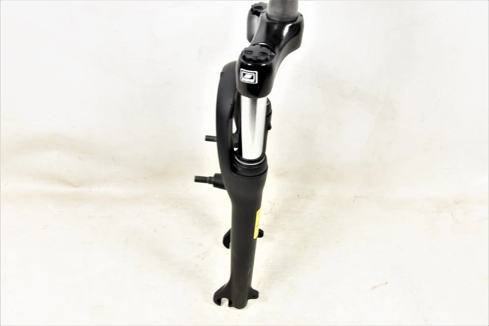 24" Suntour M100 Bike Suspension Fork 1 1/8” 166mm Threaded Steerer V Brake Blk - Image 3 of 4