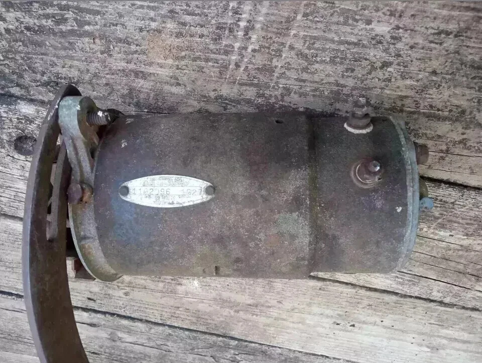 Generador Studebaker Commander original 1950-1952 con soporte Delco Remy Foto 2 de 4