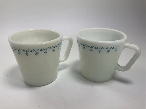 Pyrex Blue Snowflake Garland Mugs Set Of 2 Coffee Cups  D Handles Vintage