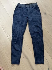 Lululemon Mens Textured Tech Pant Size Small Diamond Dye Iron Blue True Navy.