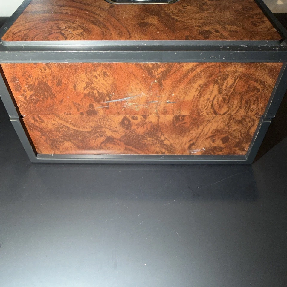 "Caja de reloj pulsera de plástico tono madera marca Elgin vintage solo 4,5""" Foto 2 de 4