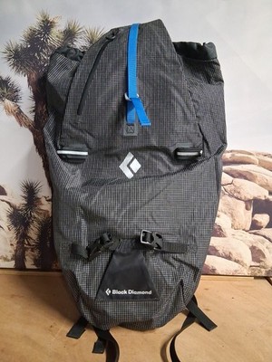 Black Diamond Blitz Backpack 20 NWOT Black White  Sample Hiking Bag