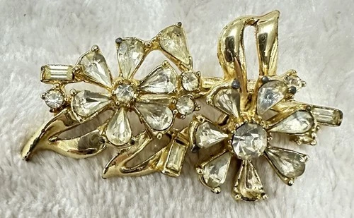 VTG Rhinestone Flower Bunch Brooch Pin Bow Clear Crystal Gold Tone