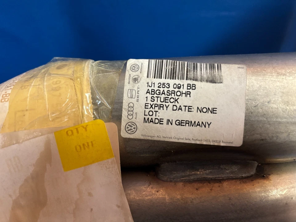 Tubo cruzado de escape genuino VW nuevo de stock para R32 3,2 litros Golf GTI TT 1J1253091BB Foto 2 de 3