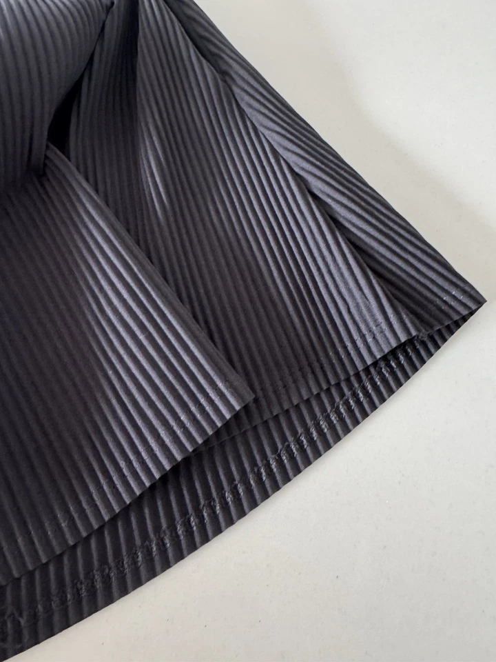 Tennis Black Skirt All In Motion Pleated Youth Size L 10 12 built-in shorts - Image 4 of 4