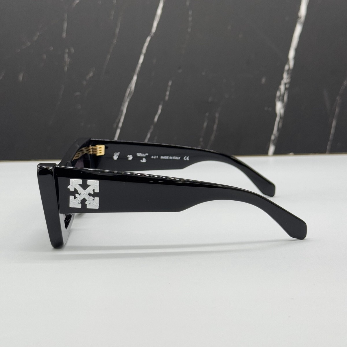 NEW OFF-WHITE SUNGLASSES, BLACK CAT EYE WOMEN EYEWEAR OFF  display picture 1
