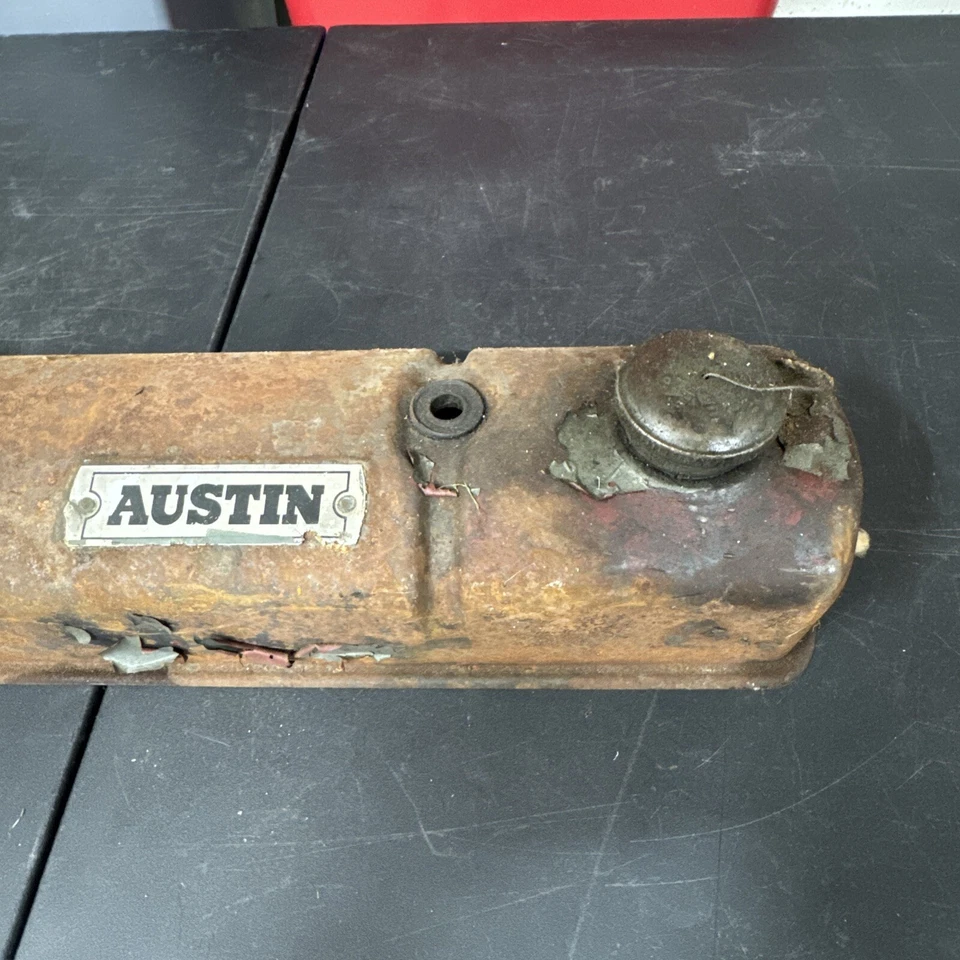 Cubierta de válvula de metal Austin Healey 3000 necesita restauración Foto 3 de 4