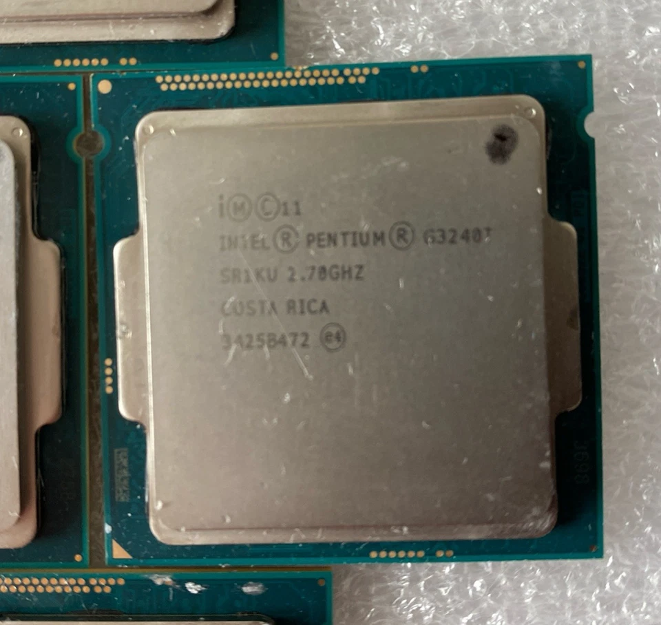 Lote de 4 CPU Intel (más 2). Lee la descripción.  ¿4 trabajos y dos?? Foto 4 de 4