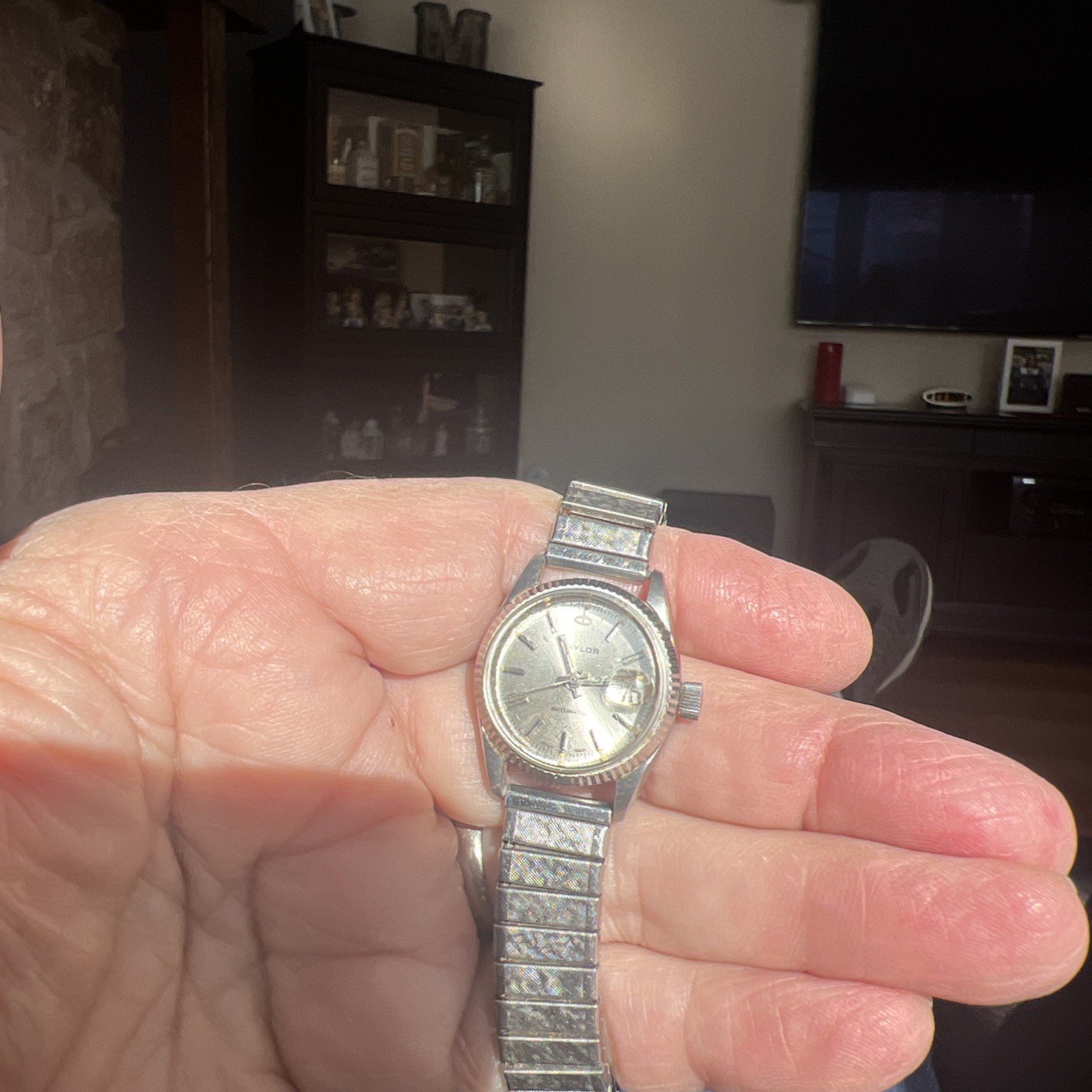 Woman’s Baylor Automatic Watch With Magnified Date - image 1