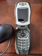 Motorolla i580 Cell Flip Durable With Charger Battery Phone turns On Lot Phone