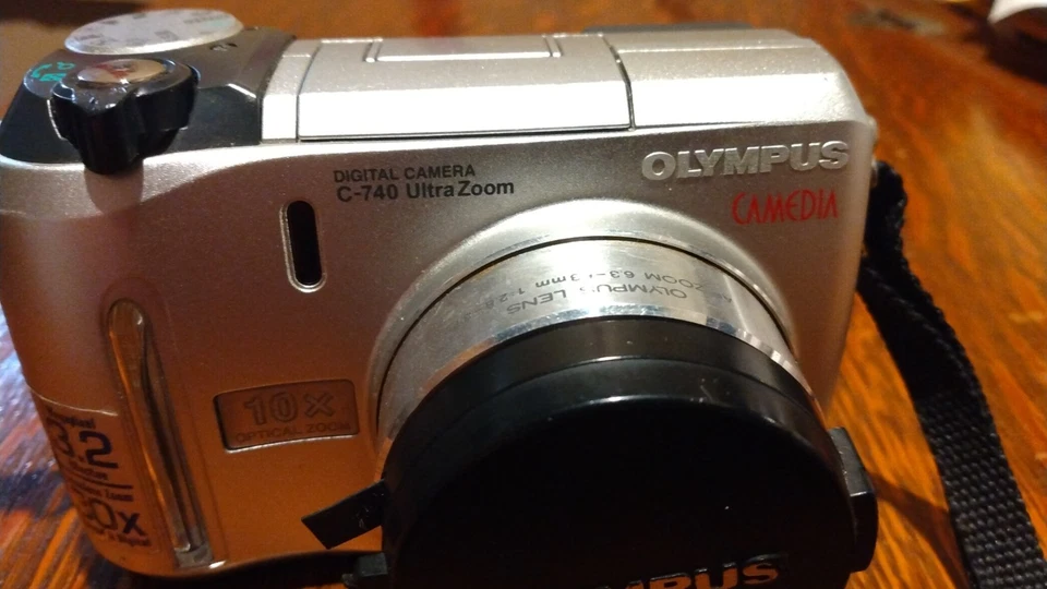 Olympus Digital Camera C-740 Ultra Zoom 3.2MP Digital Camera 30x - TESTED ✅ - Image 3 of 4