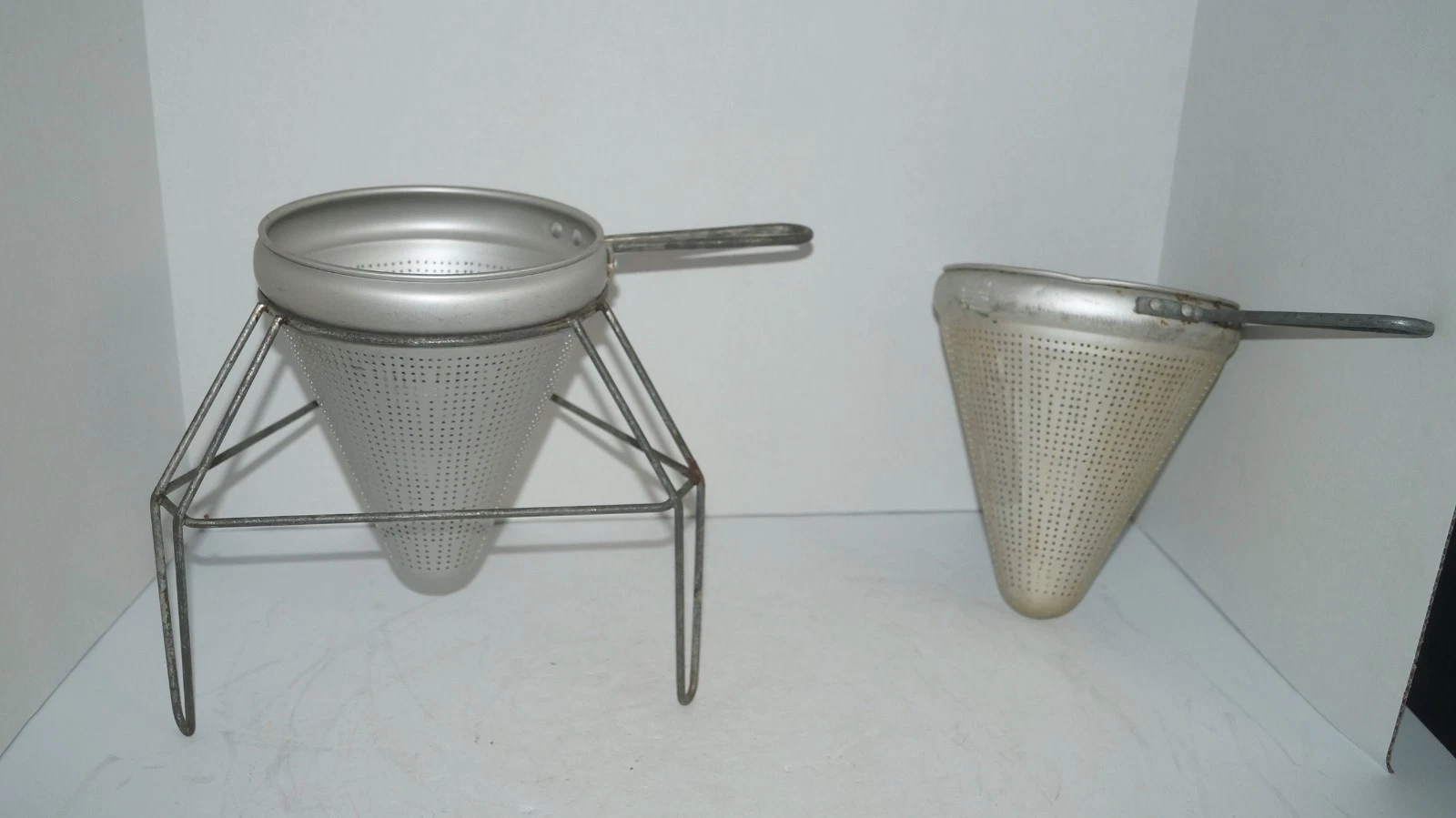 Vintage Lot of 2 Aluminum VIKO USA Strainers Colanders with Stand
Opens in a new window or tab