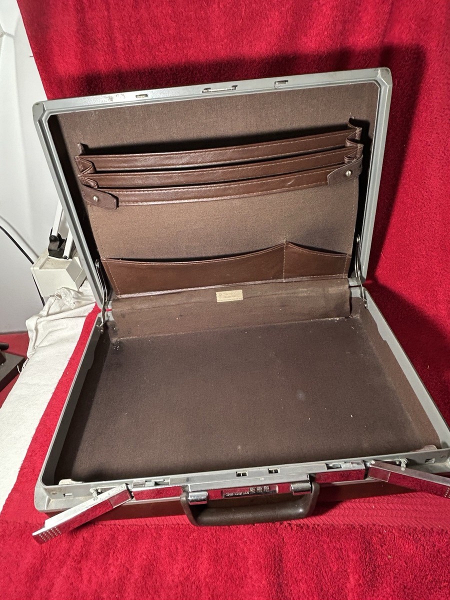 Vintage Samsonite™ CLASSIC 100 Combination Lock Hardshell