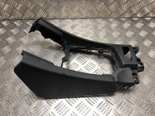 MITTELKONSOLE Toyota Auris (E18) Hatchback 5-drs 1.2 T 16V (8NR-FTS)