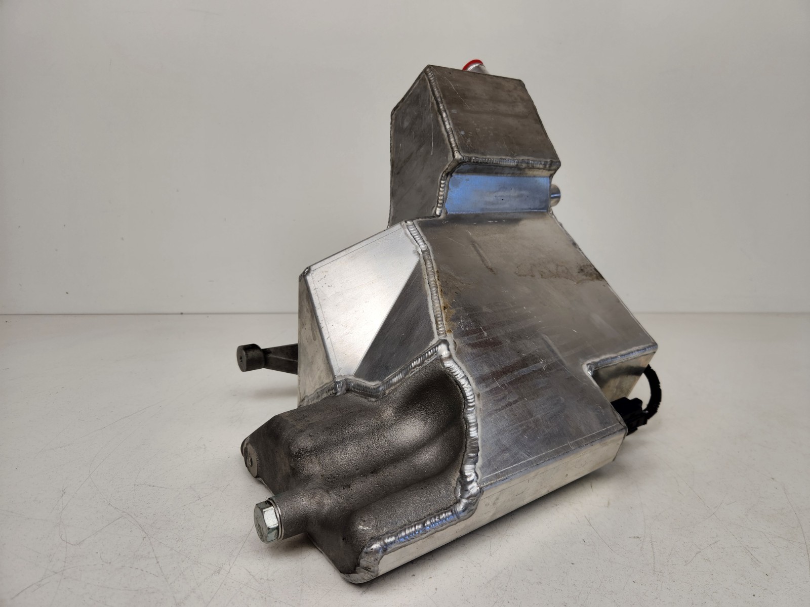 McLaren MP4-12C 2012-2014 Tank P/N 11F1028CP