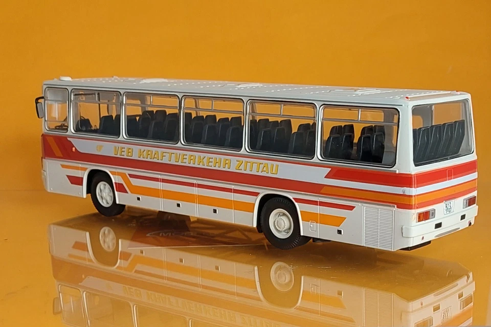 Premium ClassiXXs 47125 # Ikarus 256 Reisebus weiss/rot VEB KVK Zittau 1:43 Bus - Bild 2 von 3